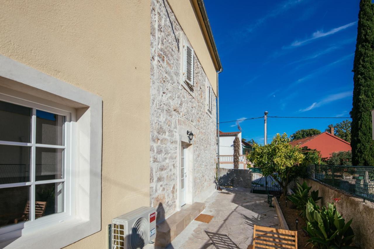 Barbarossa Apartment Sveti Filip i Jakov Exterior photo