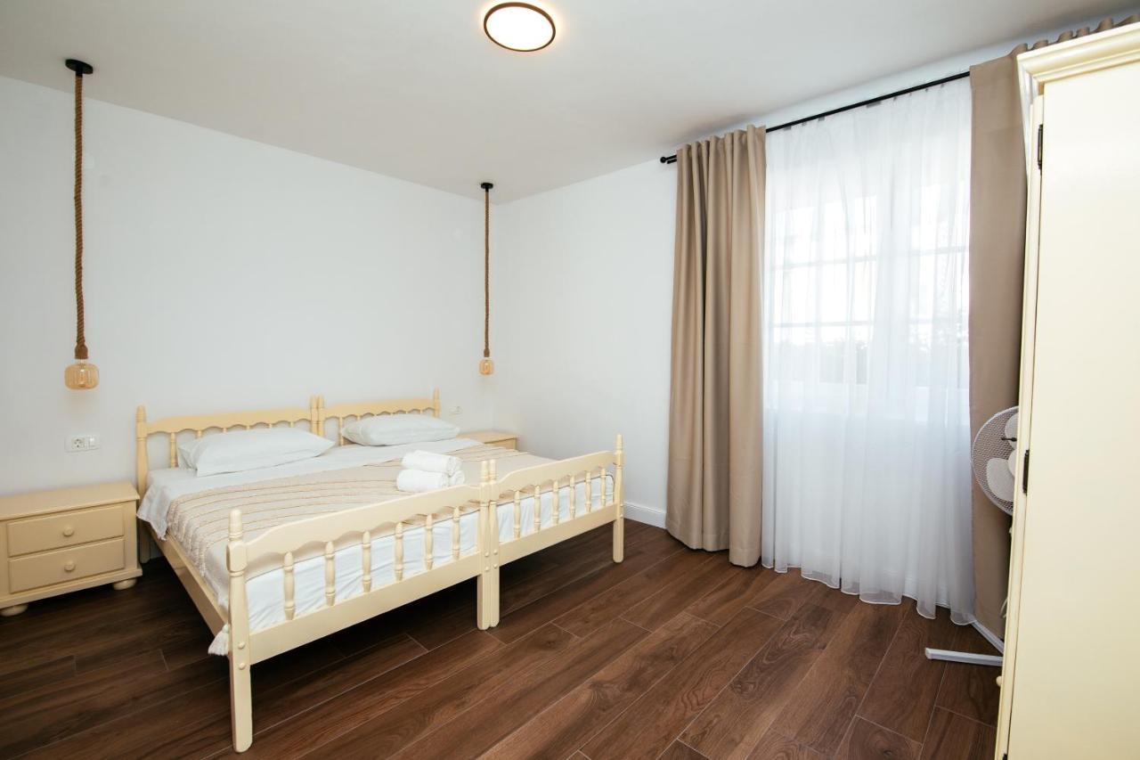 Barbarossa Apartment Sveti Filip i Jakov Exterior photo